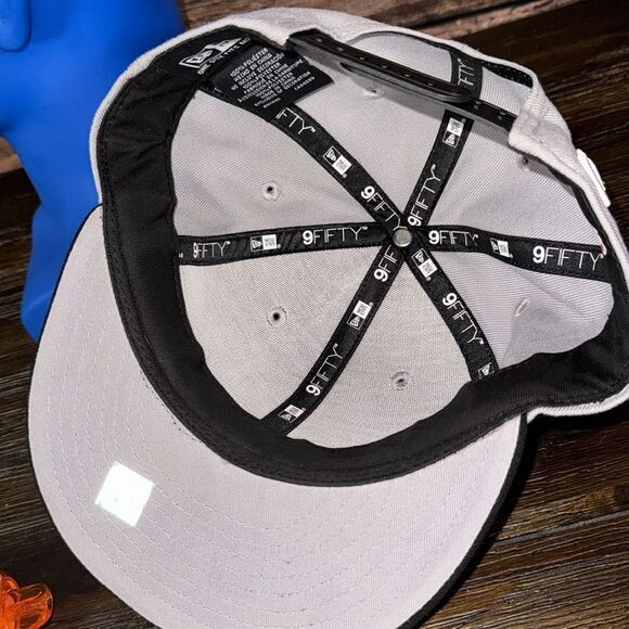 New Eta 9Fifty Toronto Raptors Grey/Black SnapBack Cap - Picture 6 of 8